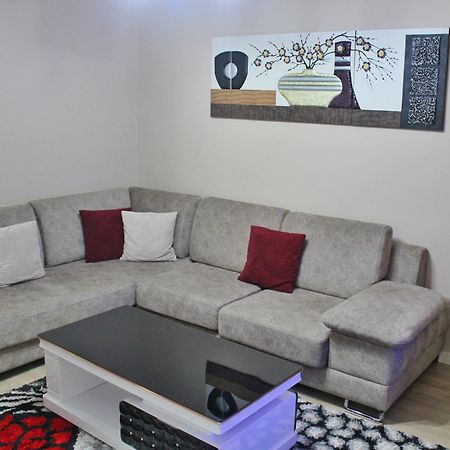 Essy'S Apartment Корча Екстер'єр фото