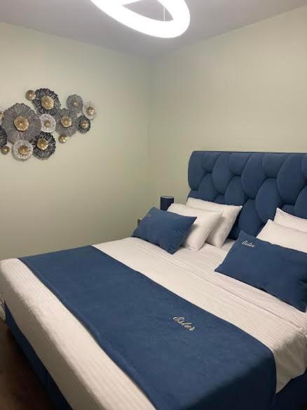 Essy'S Apartment Корча Екстер'єр фото