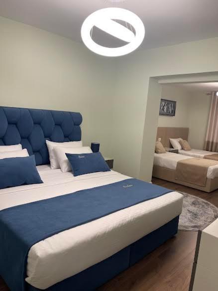 Essy'S Apartment Корча Екстер'єр фото