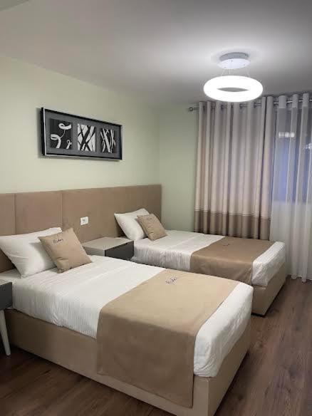 Essy'S Apartment Корча Екстер'єр фото