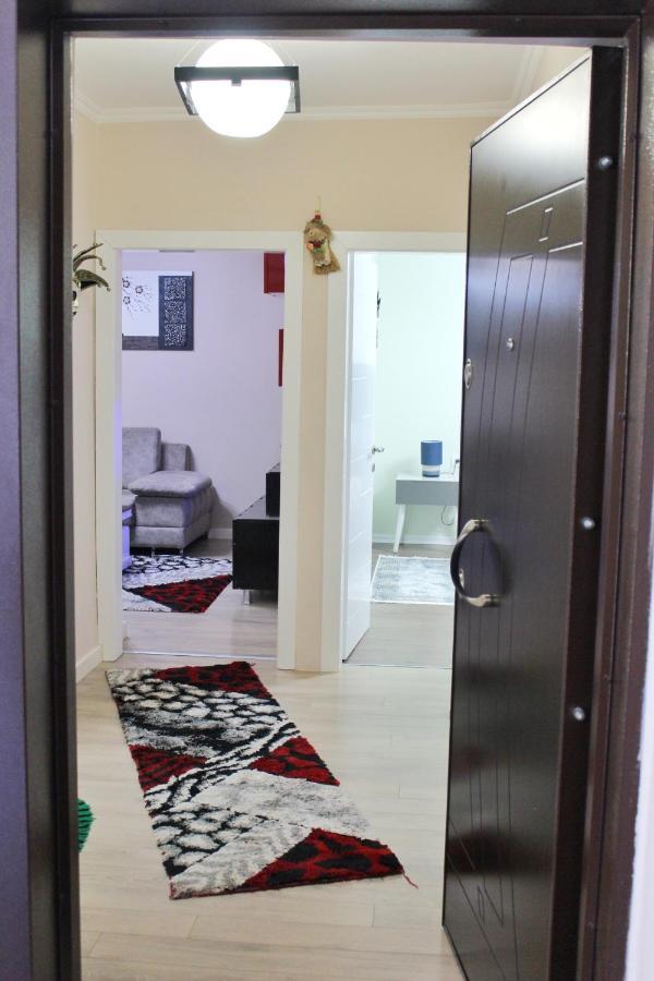 Essy'S Apartment Корча Екстер'єр фото